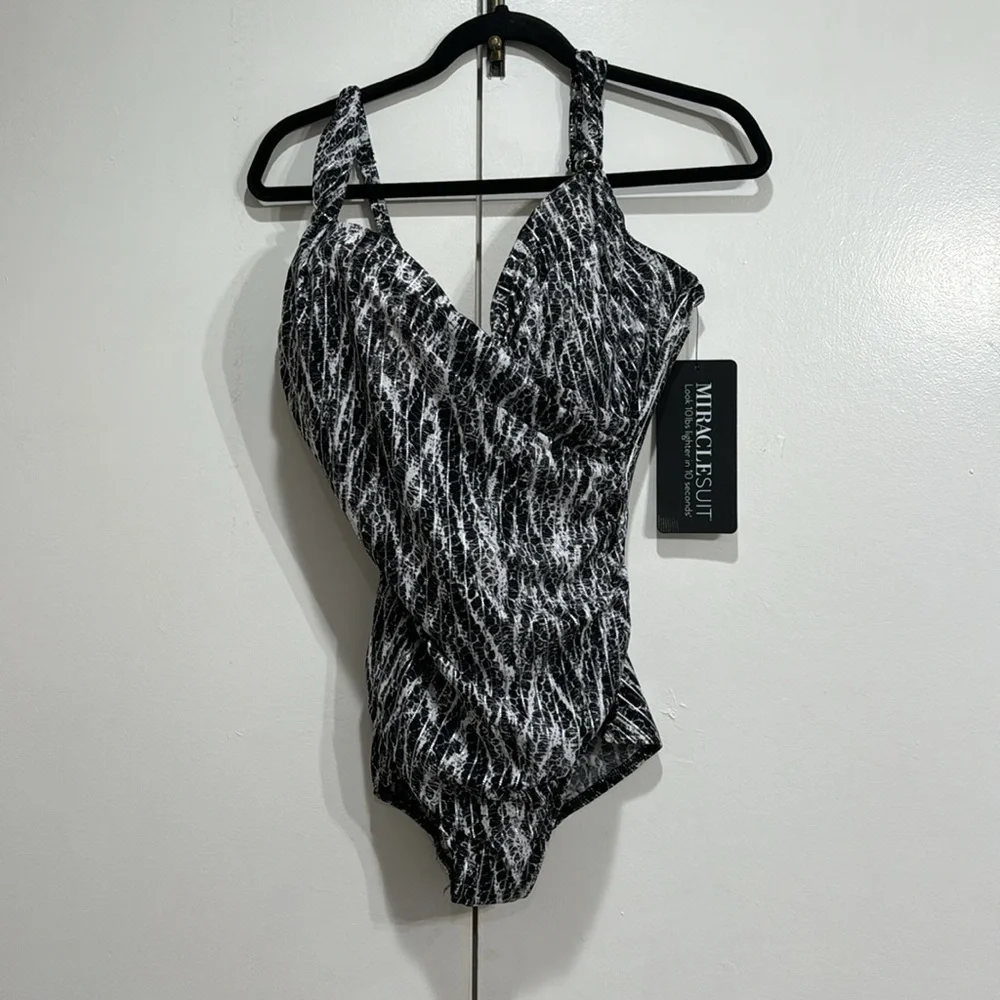Miraclesuit Chevron Python Eclat One Piece Swimsuit Size 8